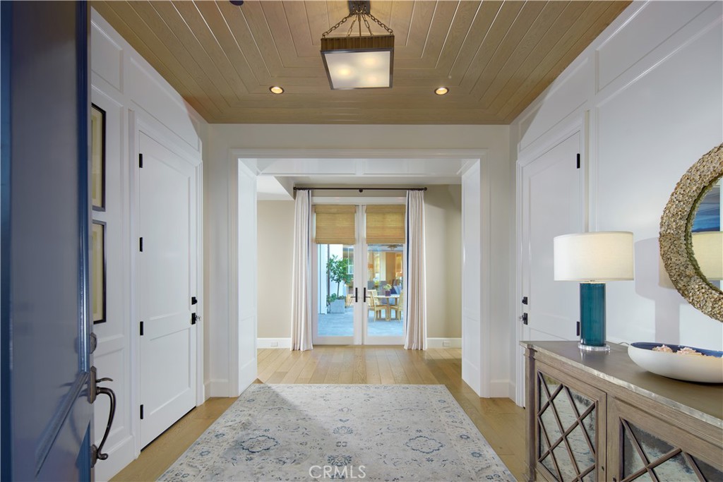 1324 E Balboa Boulevard