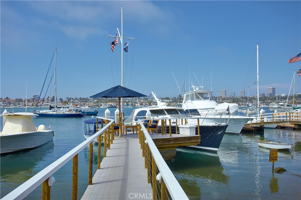 1324 E Balboa Boulevard