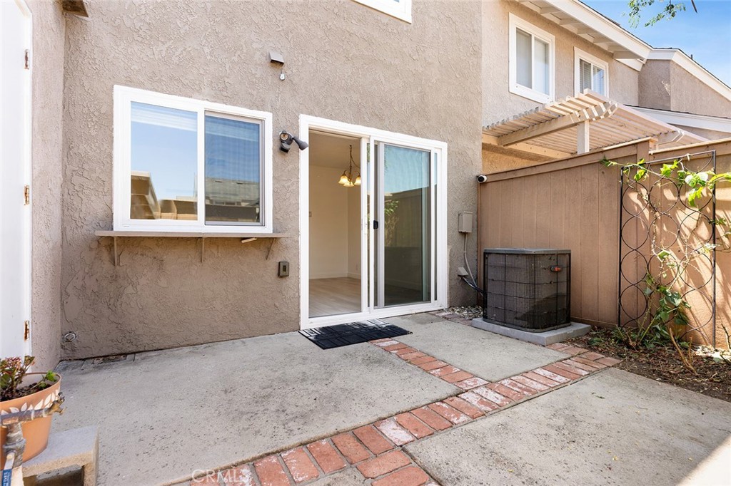 17 Hollowglen