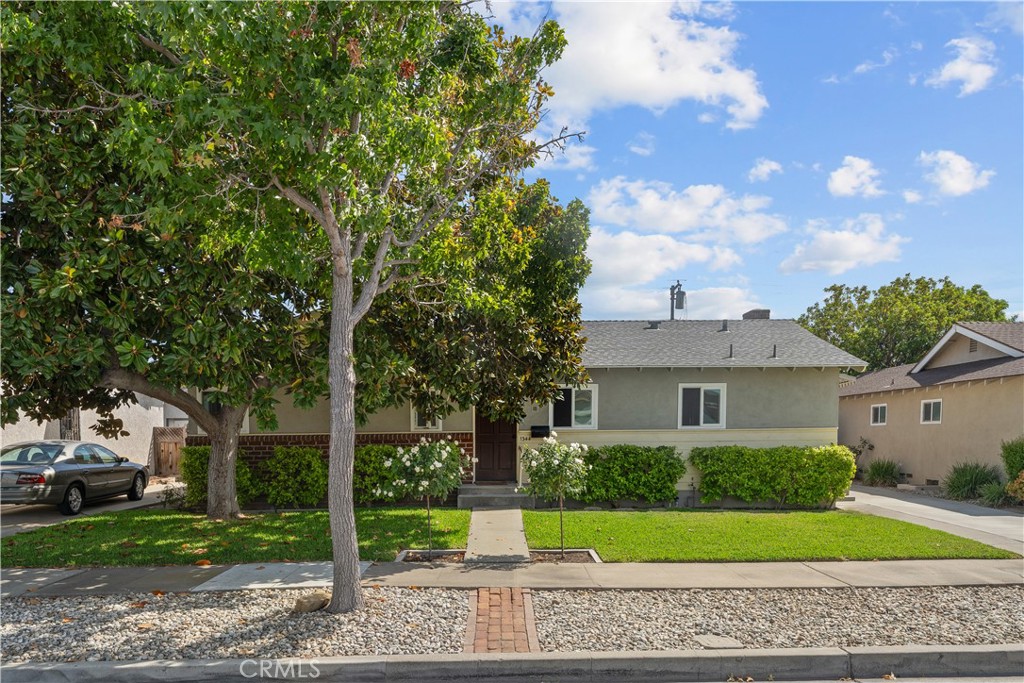 1344 E Orange Grove