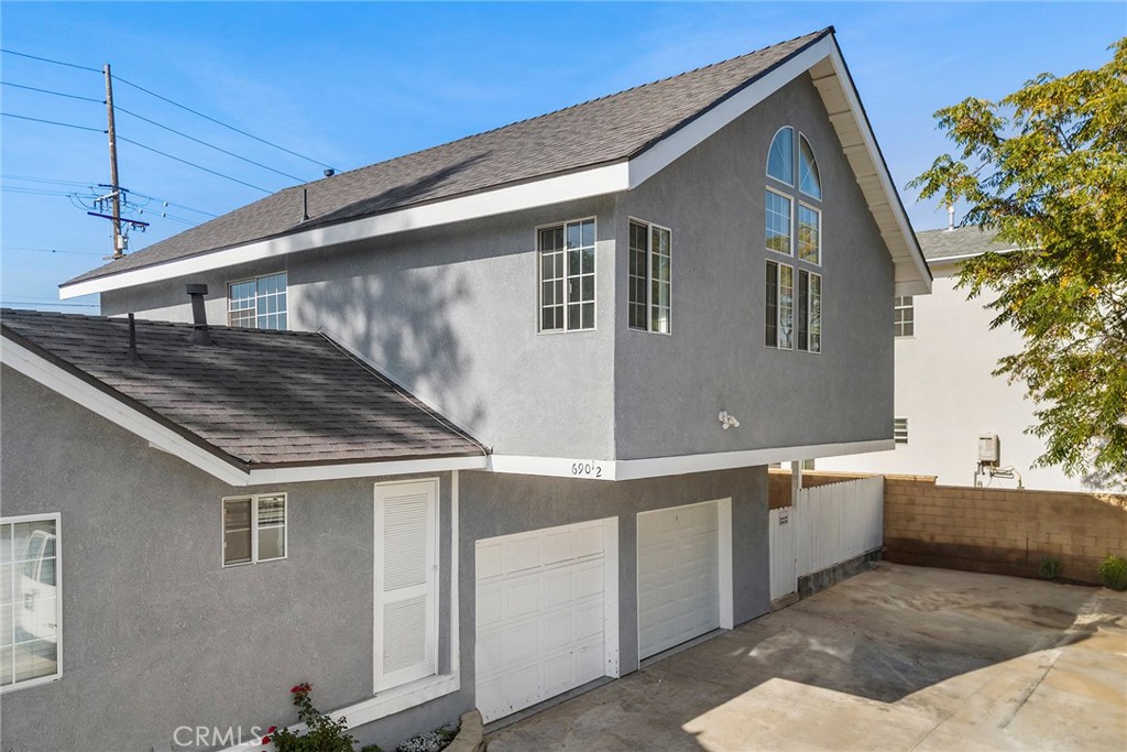 690 W. 18th Street 1/2