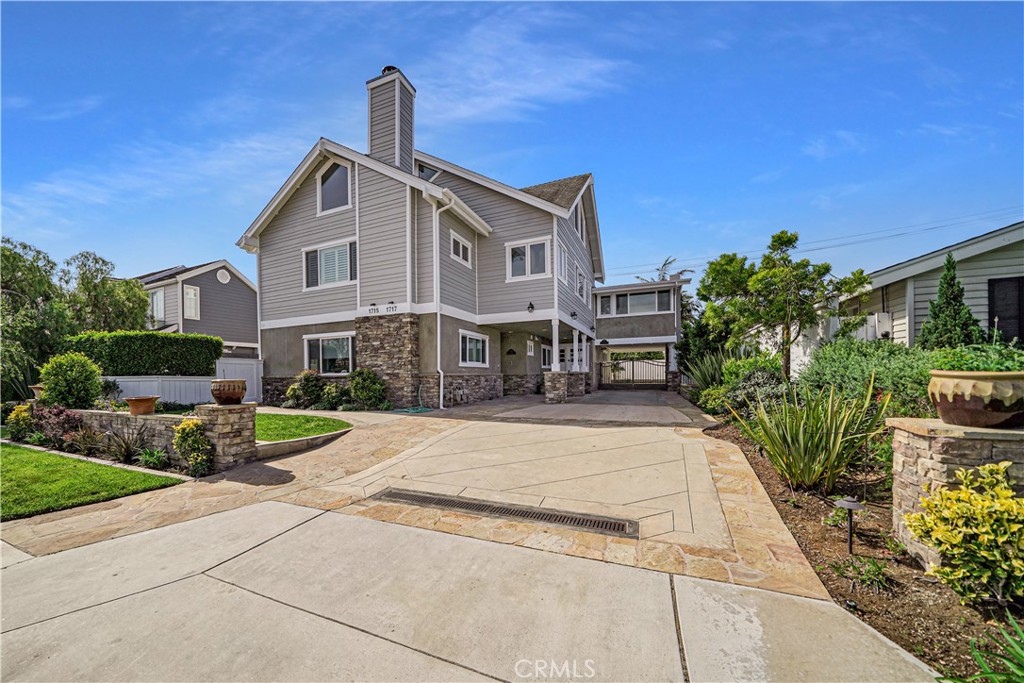 1717 Cliff Drive