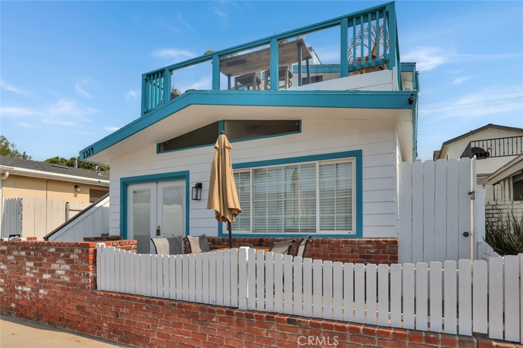1324 W Balboa Boulevard