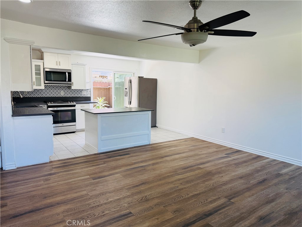 630 S Knott 54