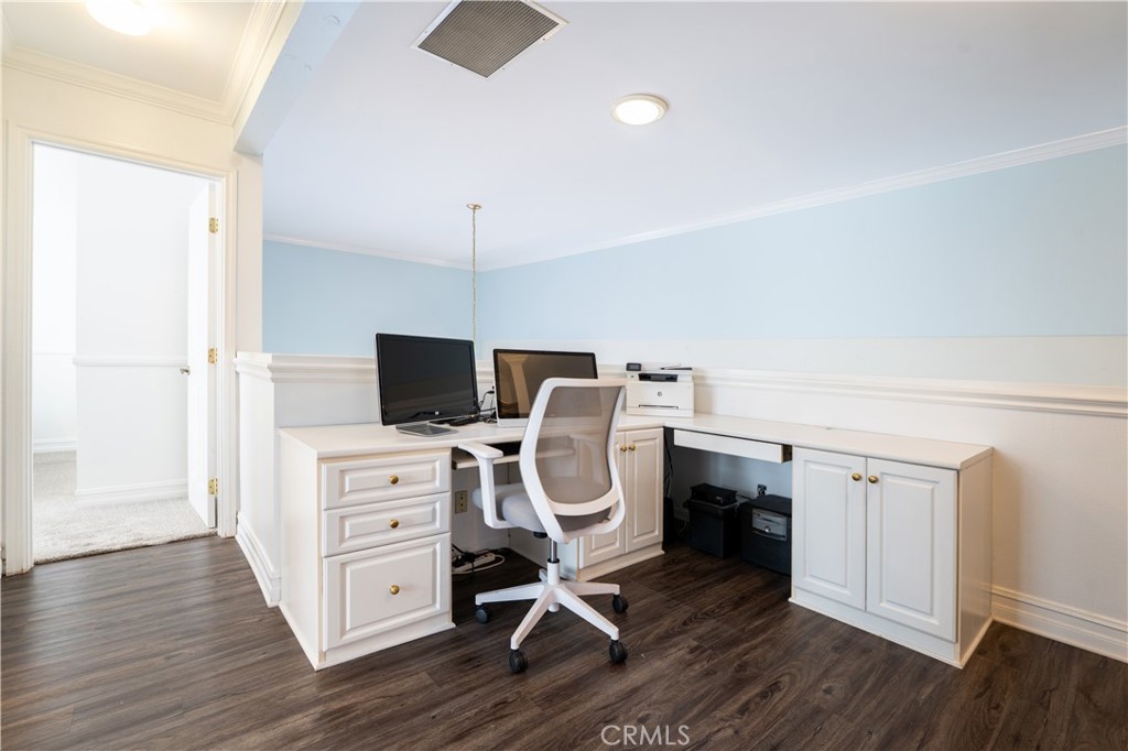 7318 E Cambria