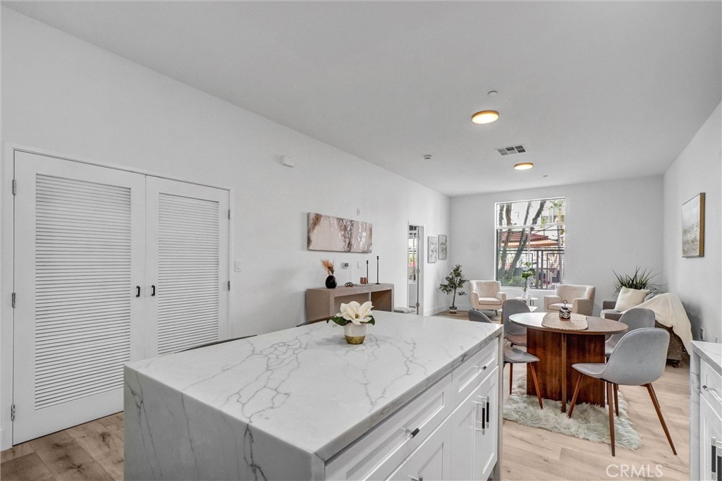 435 W Center Street Promenade 211