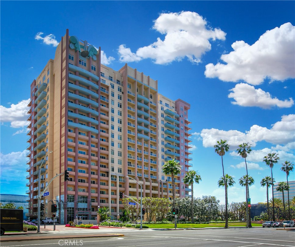 388 E Ocean 1402
