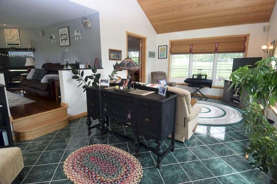 18 River Road