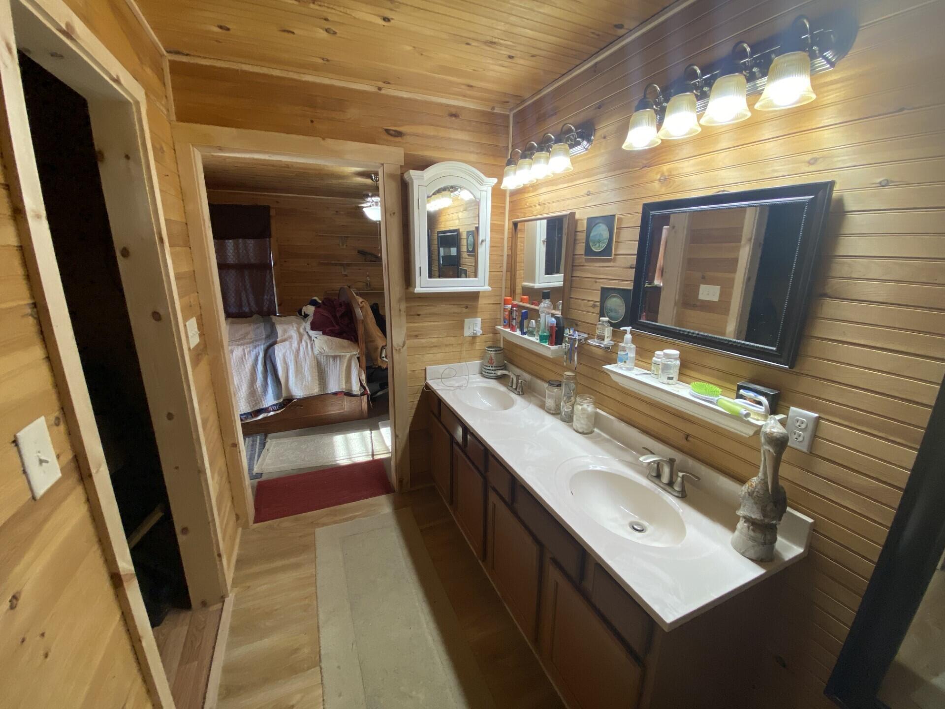 1518 Bucksmills Road