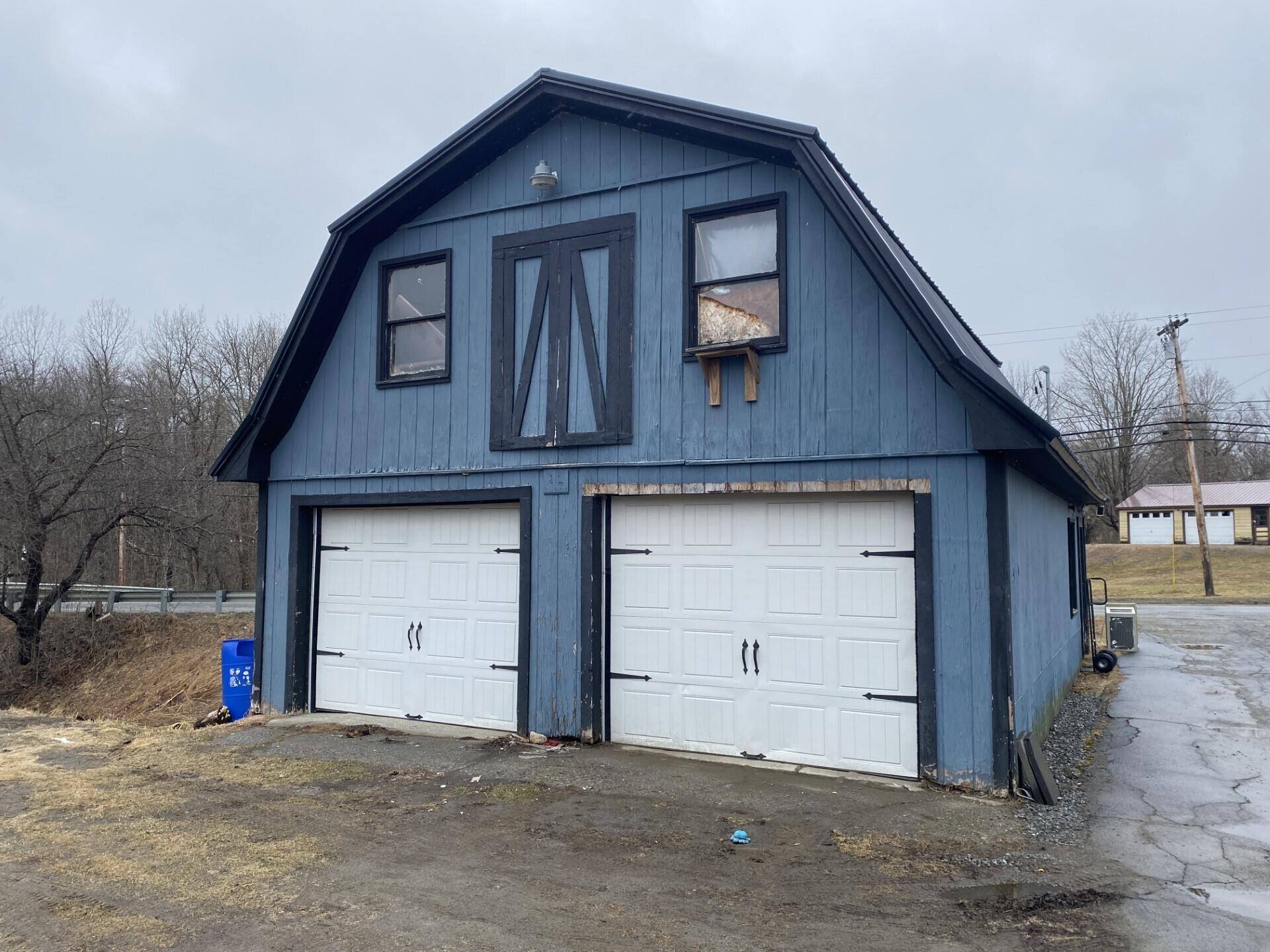 8 Hartland Road