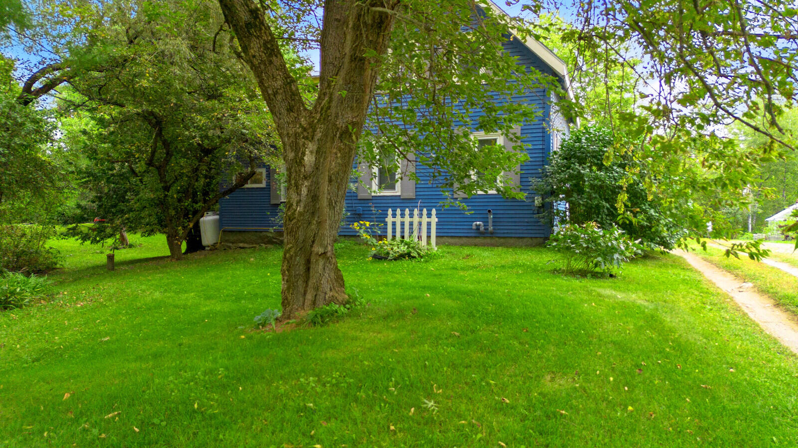 693 Detroit Road