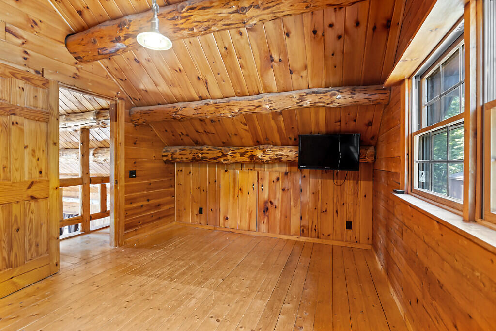 98 Waning Road