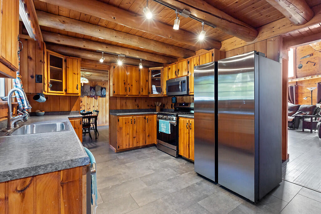 98 Waning Road