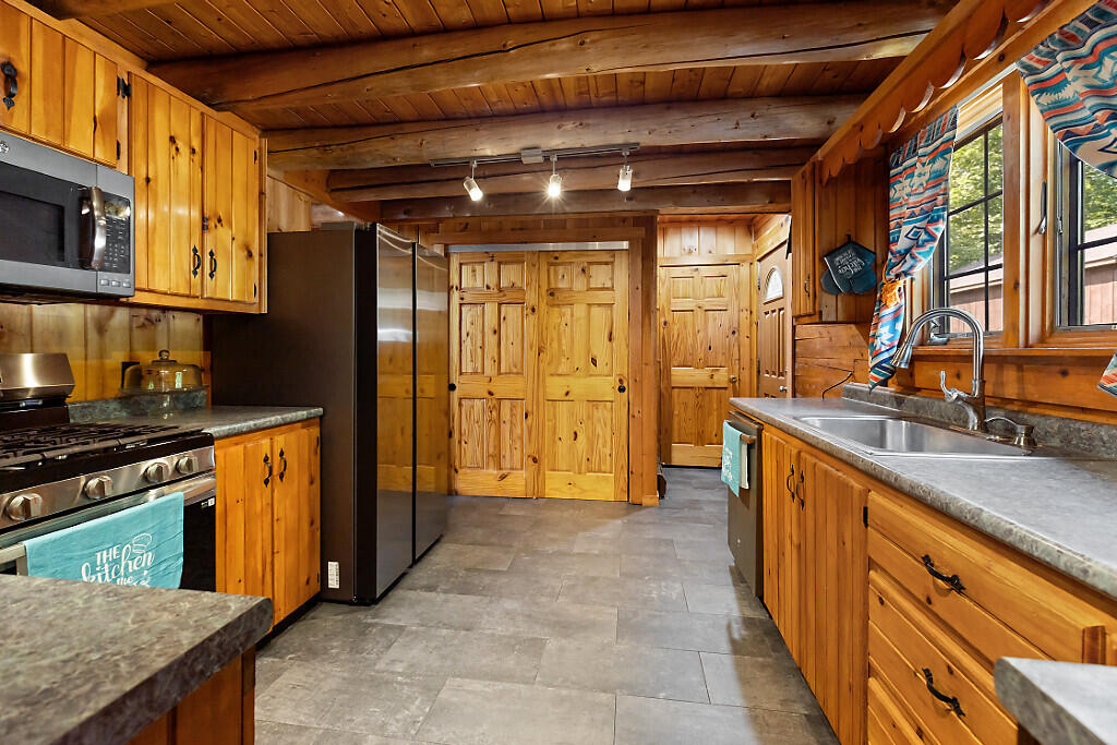 98 Waning Road