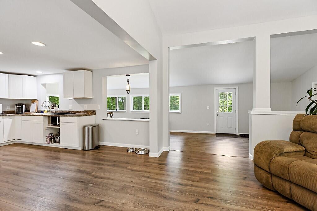 84 Sandy Point Road