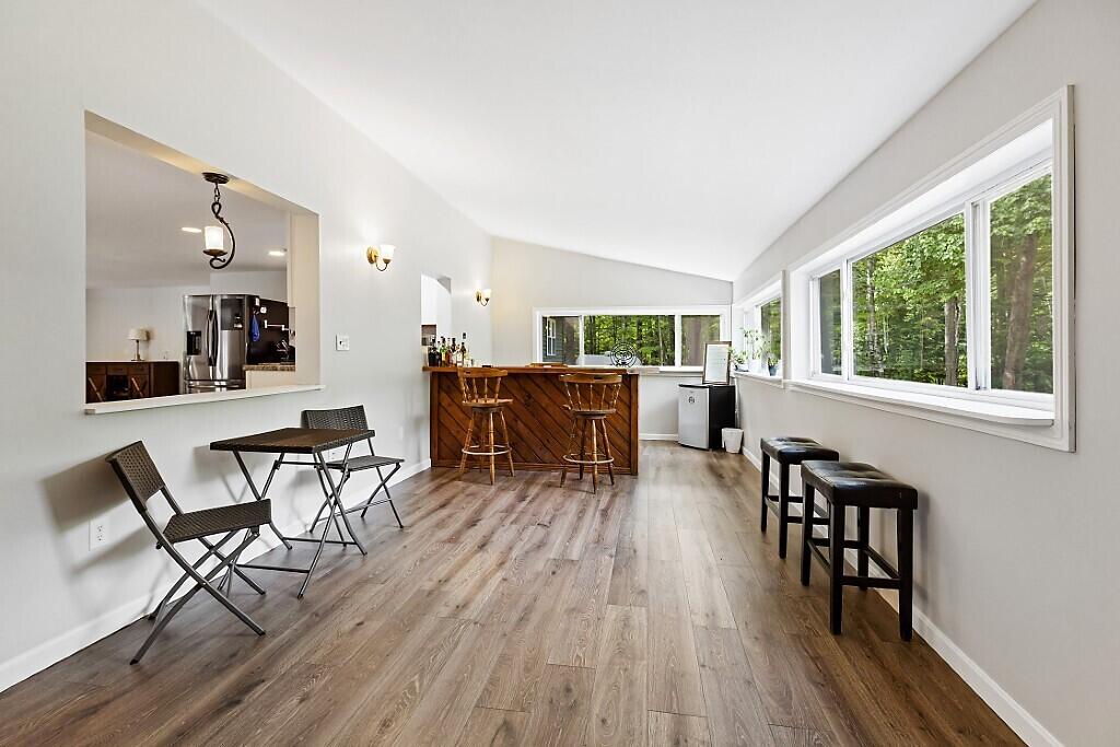 84 Sandy Point Road