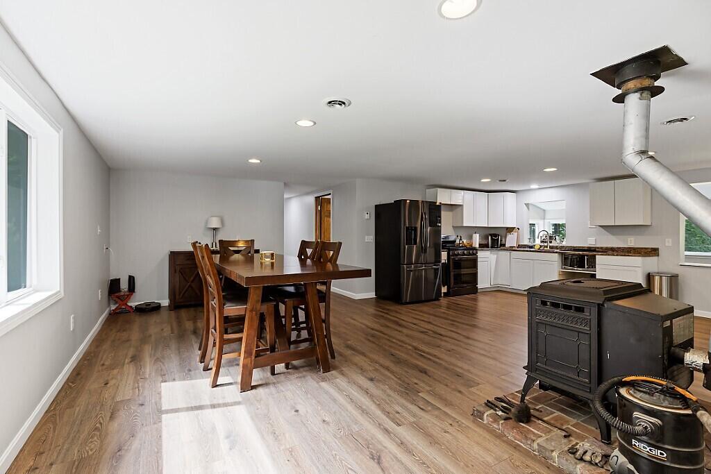 84 Sandy Point Road