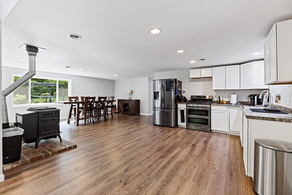 84 Sandy Point Road