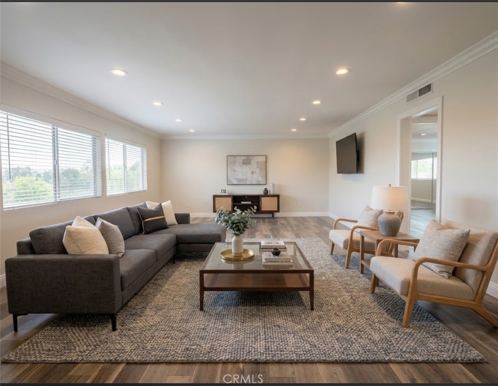 5354 Lindley 204