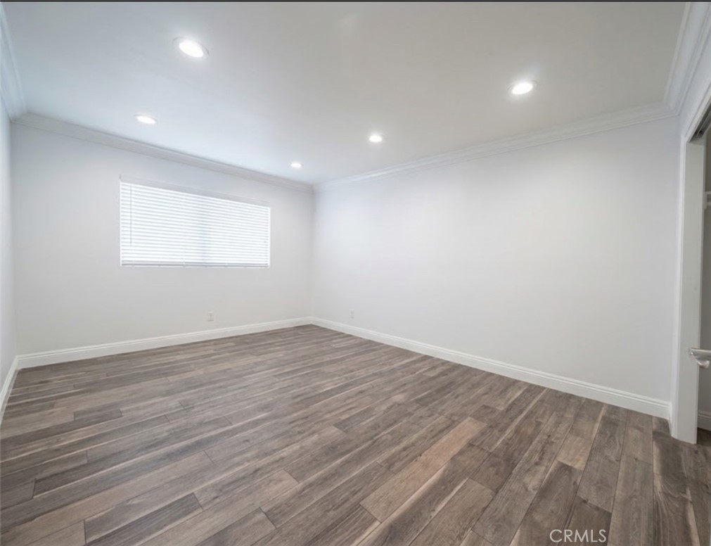 5354 Lindley 204