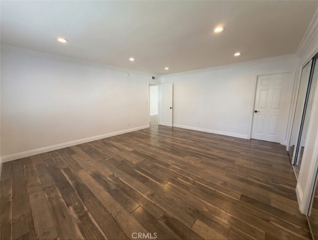 5354 Lindley 204
