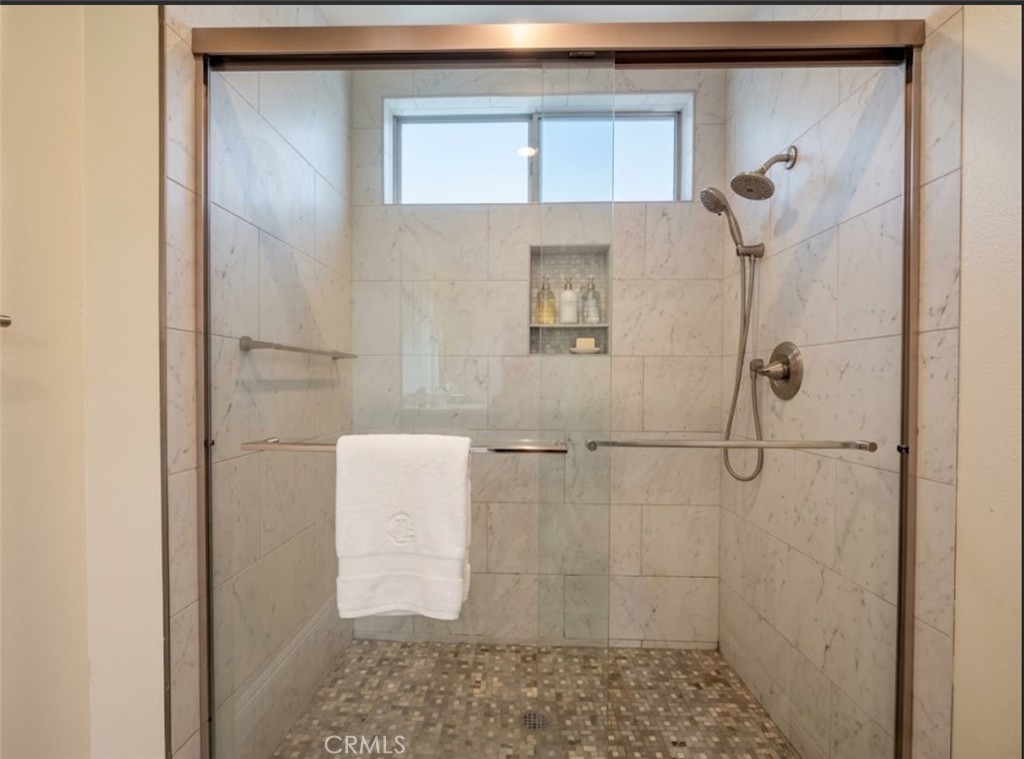 5354 Lindley 204