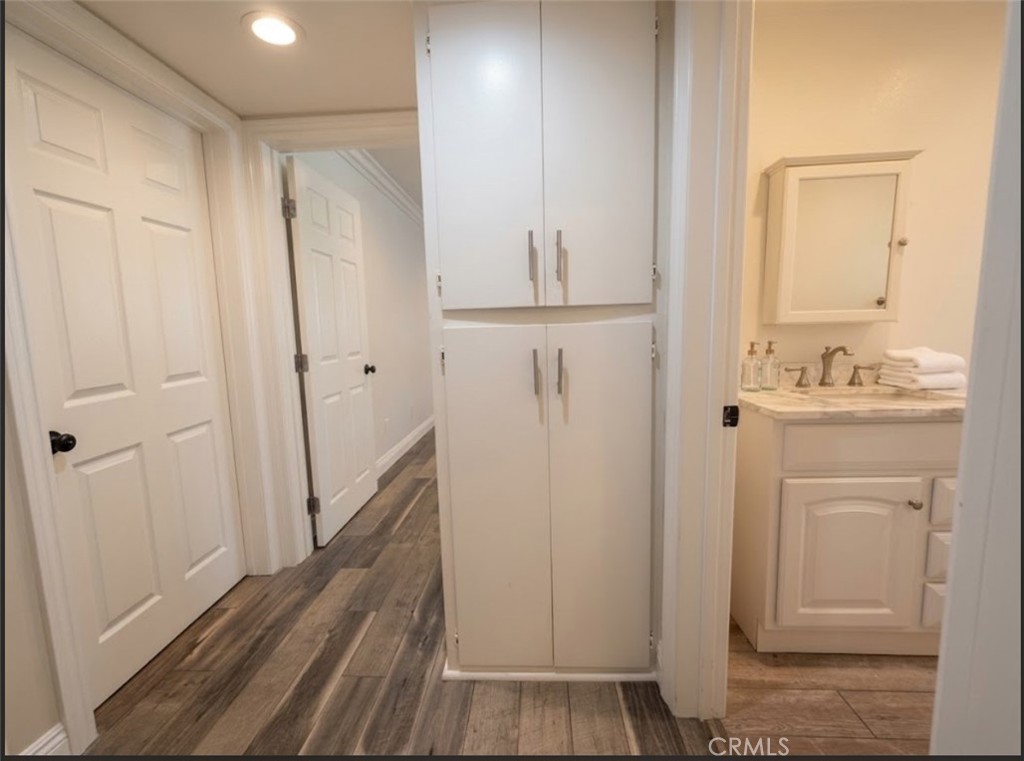 5354 Lindley 204