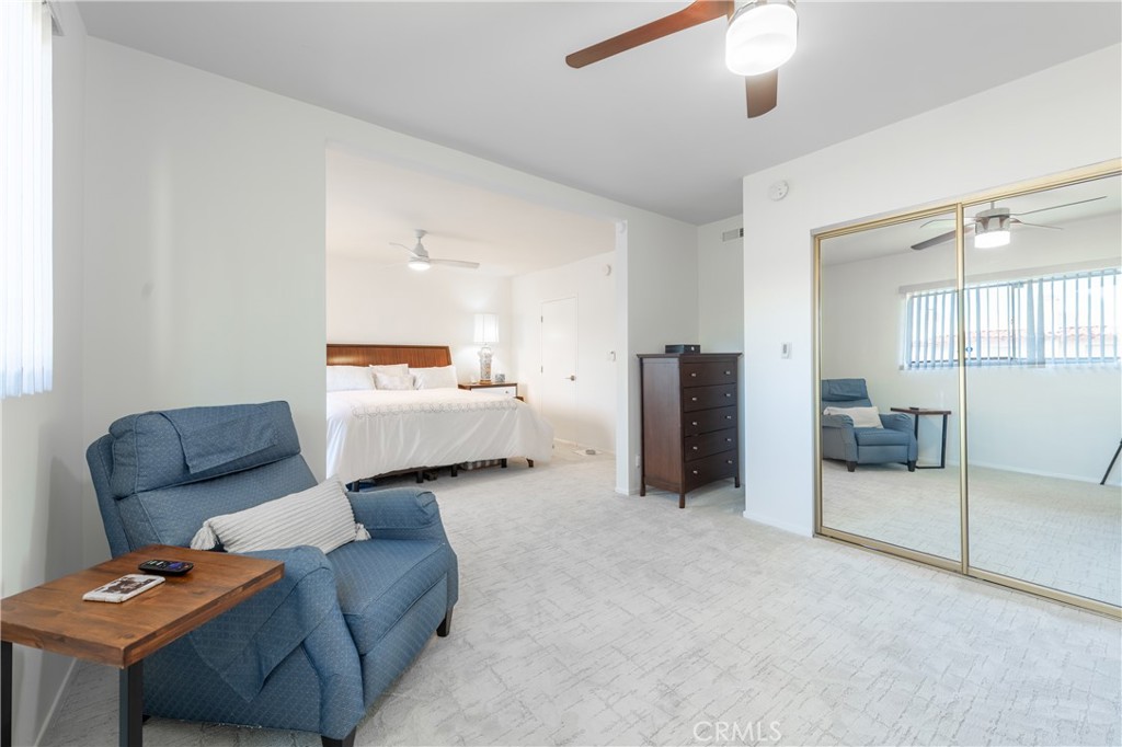 5229 Balboa Boulevard 19