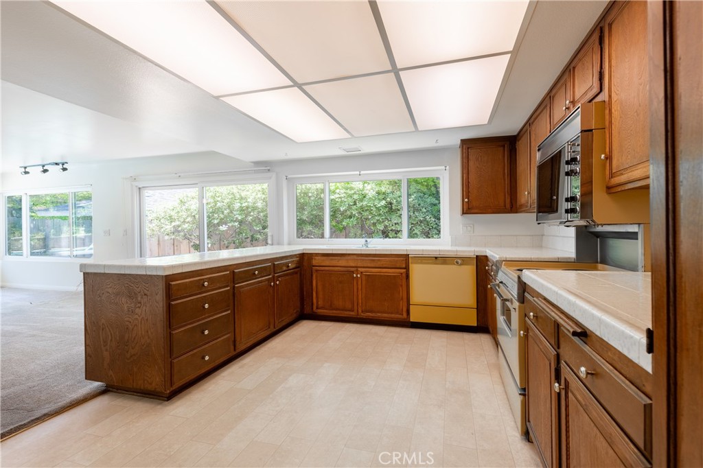 3633 Eddingham Avenue