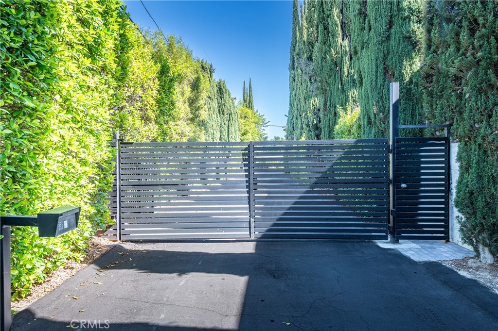 16303 Meadowridge Road