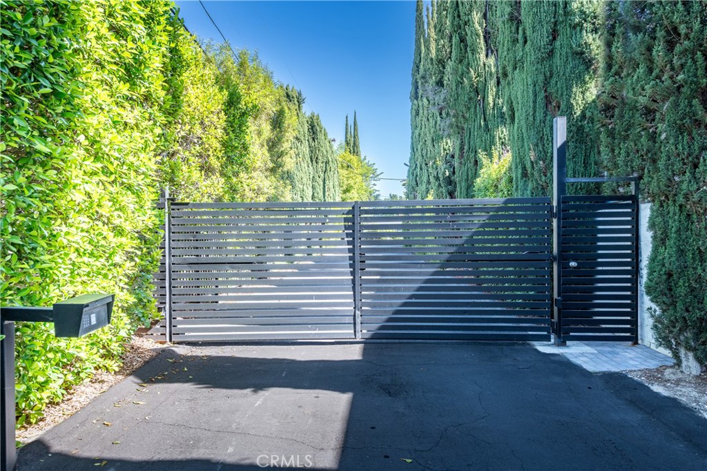 16303 Meadowridge Road