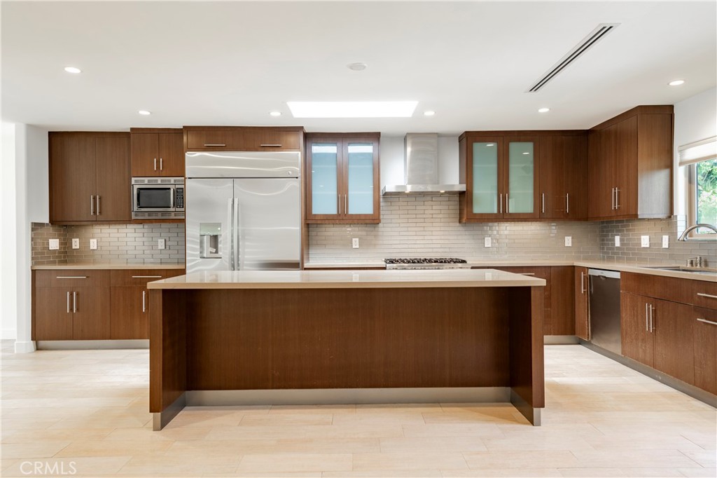 15053 Greenleaf Street