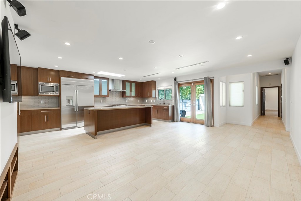 15053 Greenleaf Street