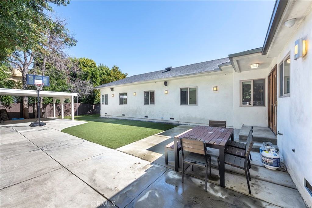 15053 Greenleaf Street