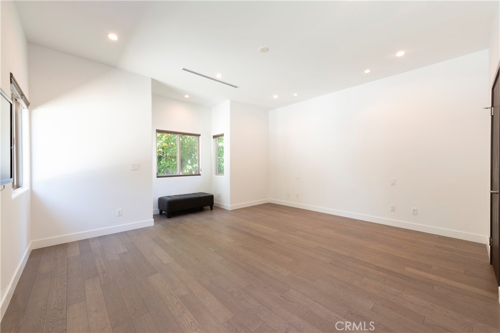 15053 Greenleaf Street