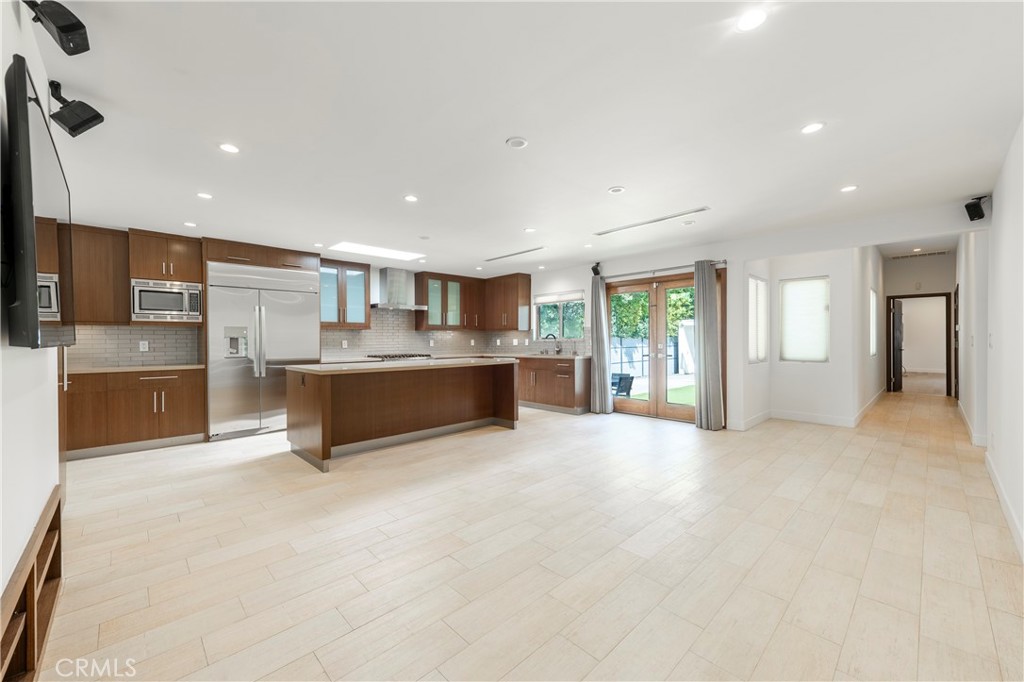 15053 Greenleaf Street