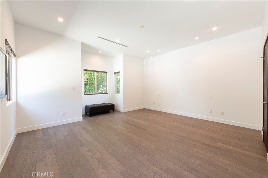 15053 Greenleaf Street