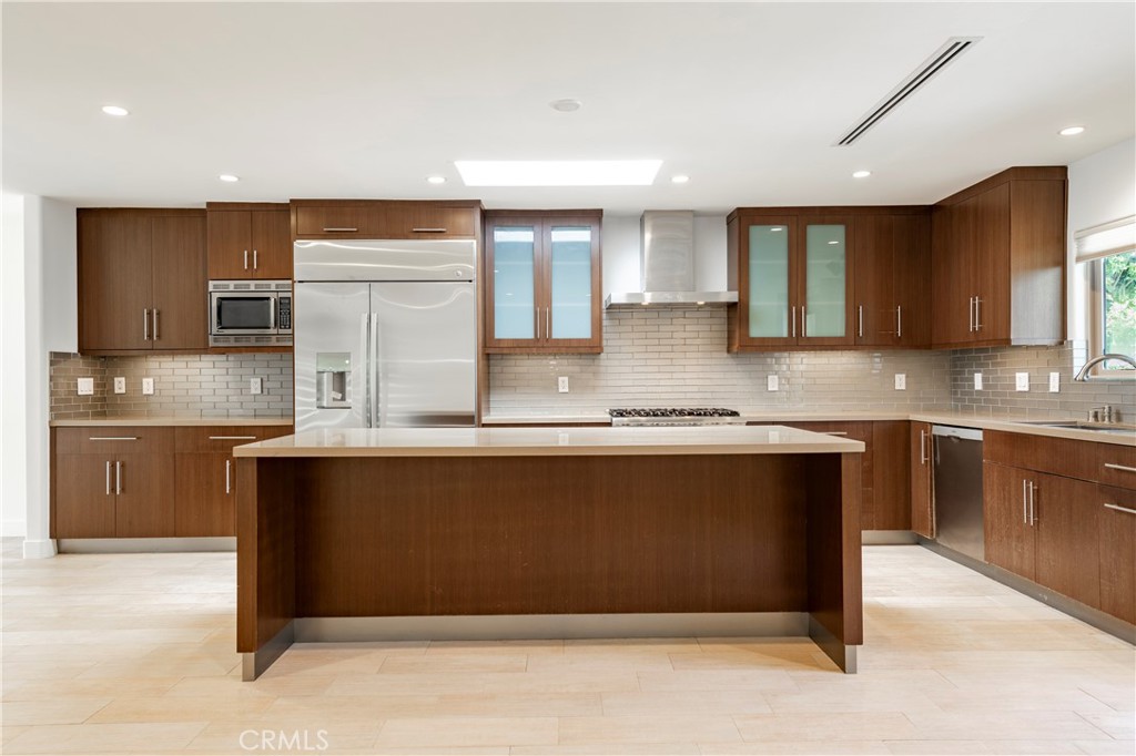 15053 Greenleaf Street