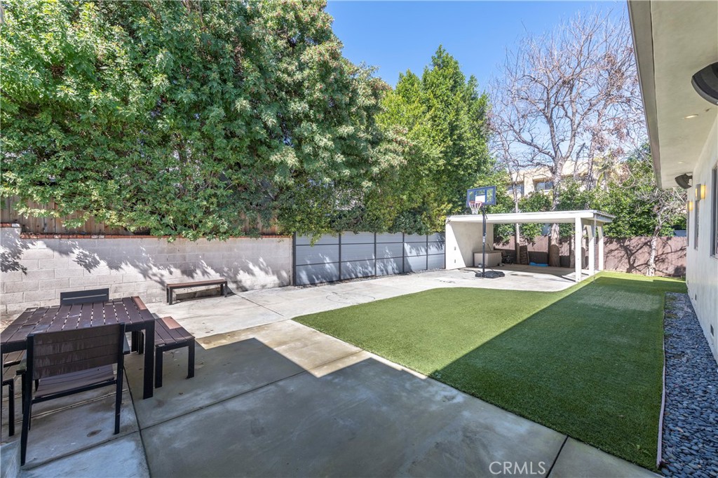 15053 Greenleaf Street