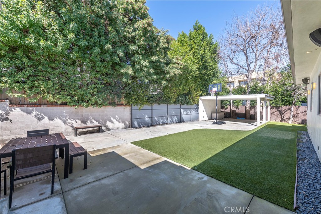 15053 Greenleaf Street