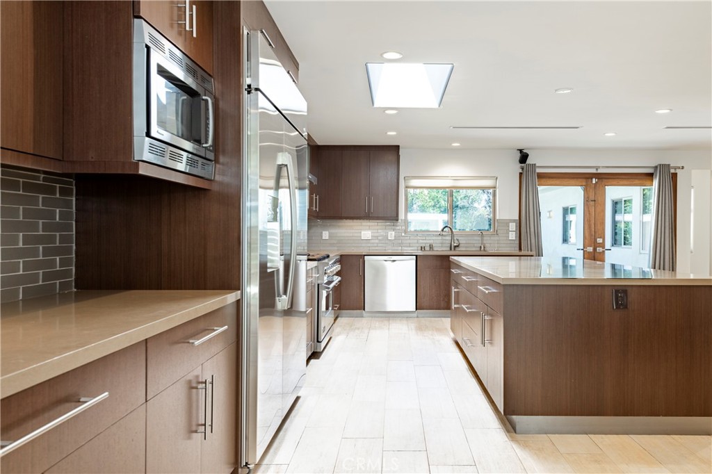 15053 Greenleaf Street