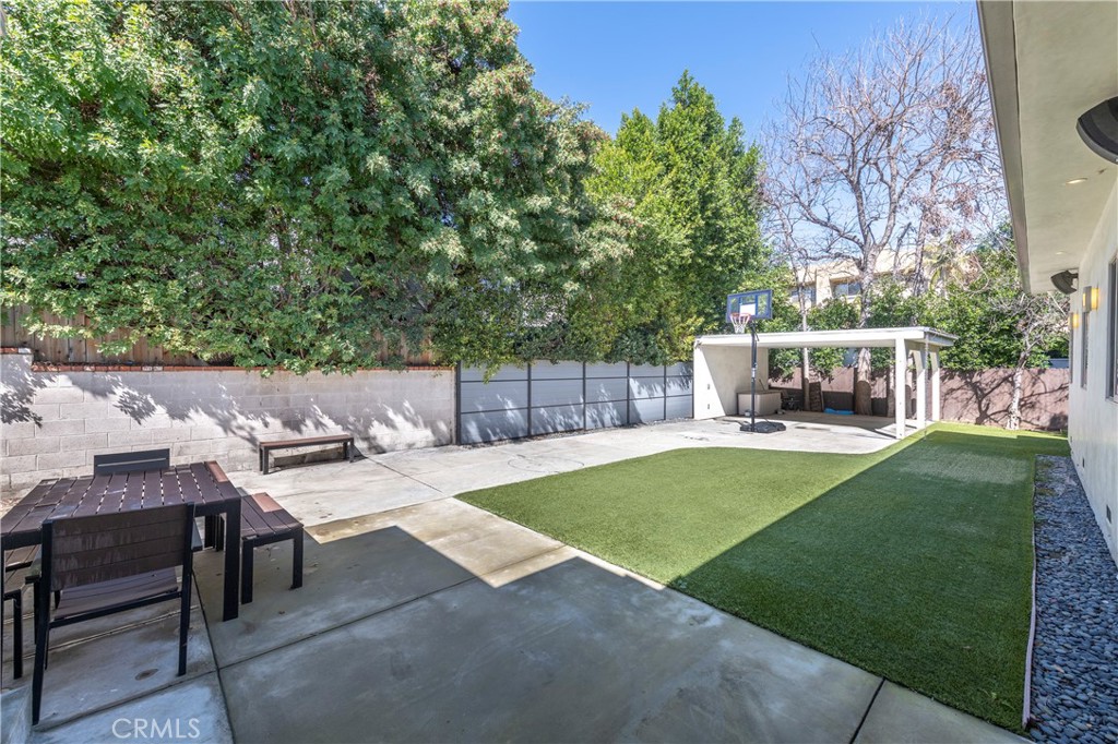 15053 Greenleaf Street