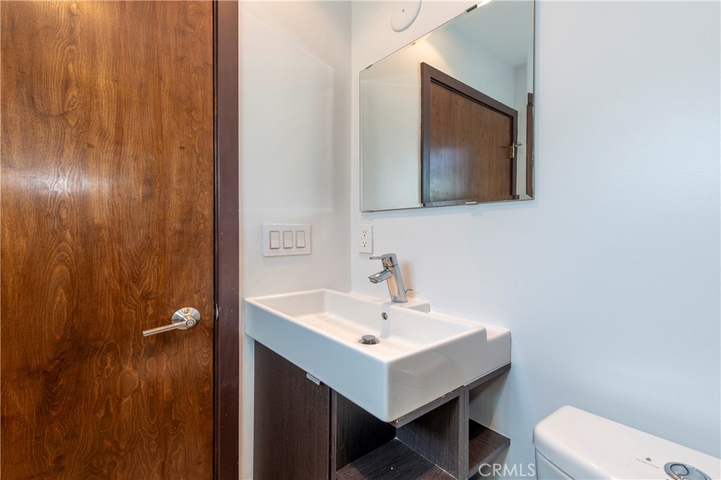 15053 Greenleaf Street