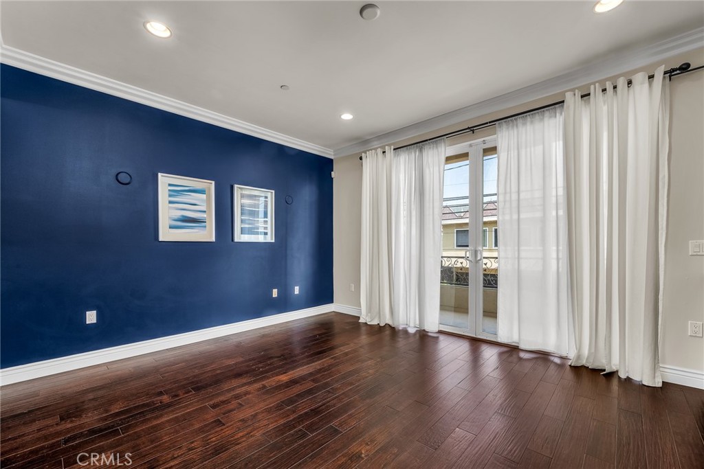 9049 Alcott Street 204