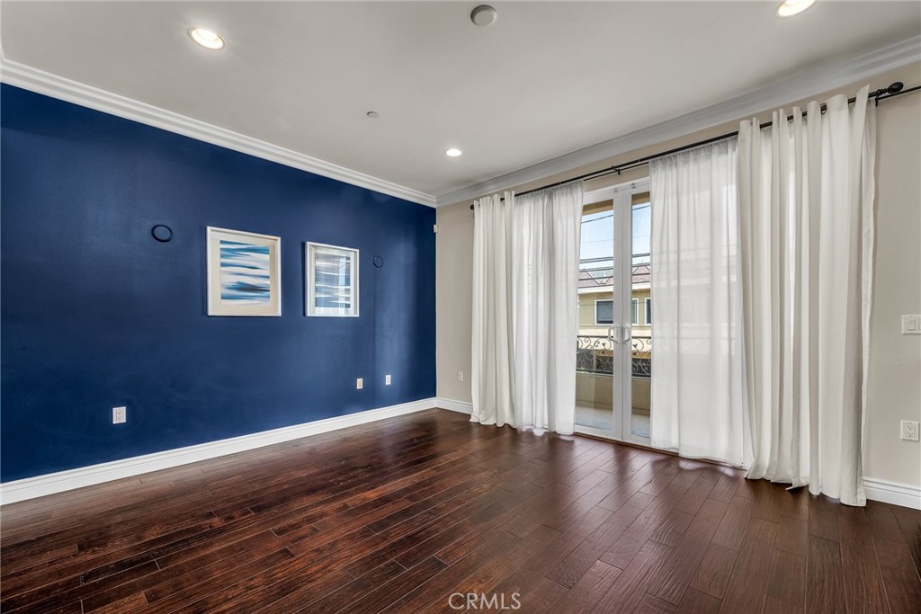 9049 Alcott Street 204