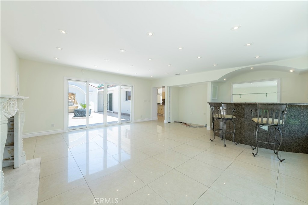 16379 Meadowridge Road