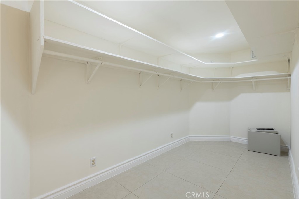 16379 Meadowridge Road