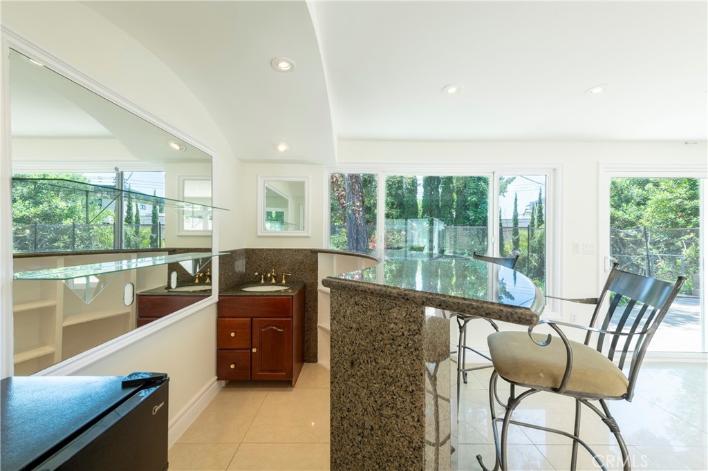 16379 Meadowridge Road