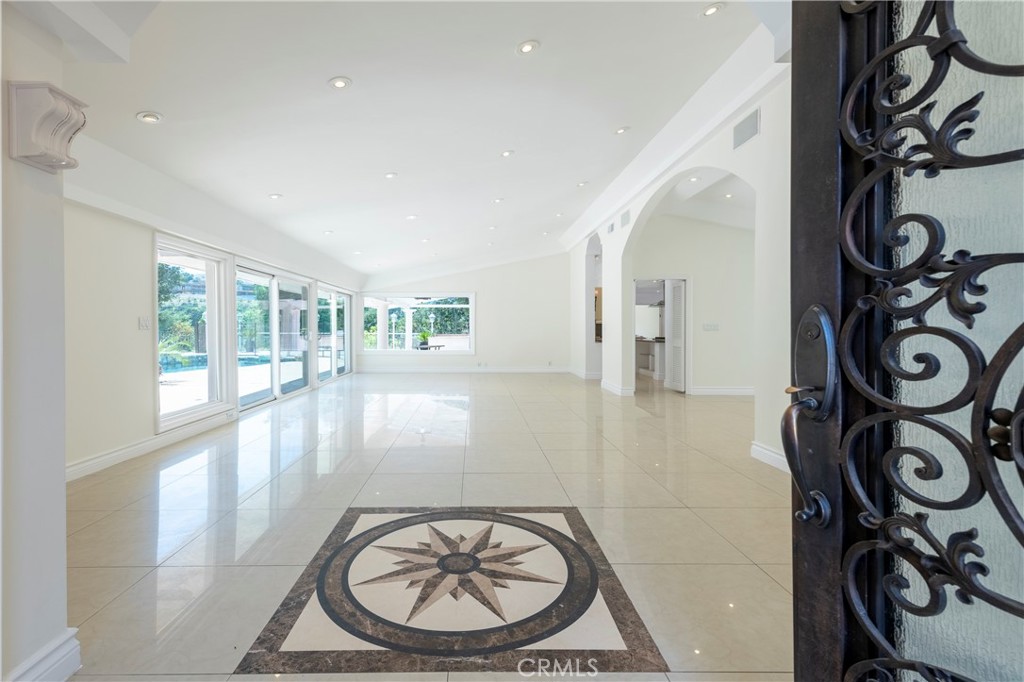 16379 Meadowridge Road