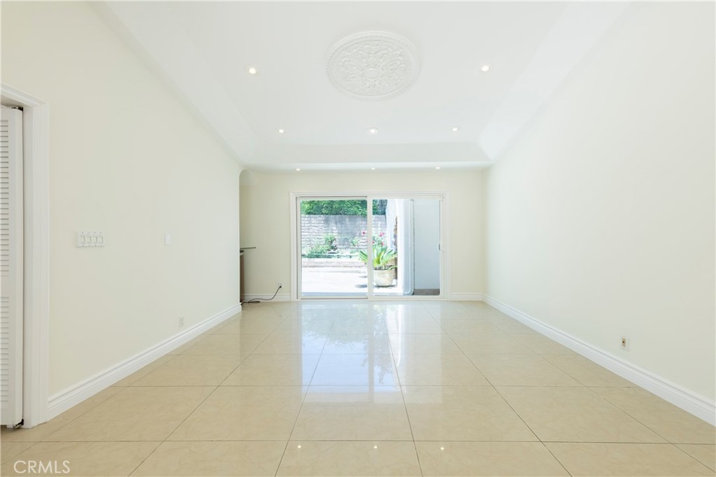 16379 Meadowridge Road